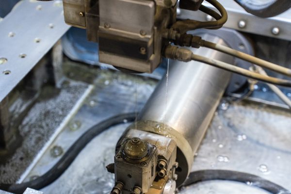 Reparto di Produzione e Macchine Utensili - Elettroerosione a filo 2