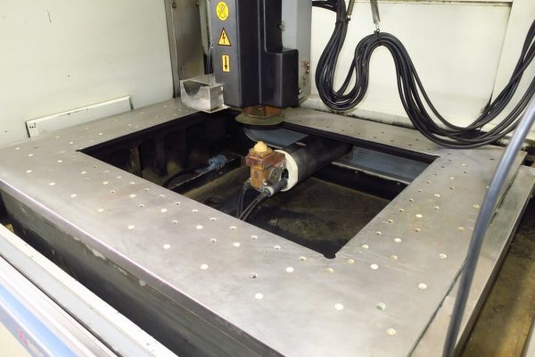 elettroerosione-a-filo-tiemme-meccanica2