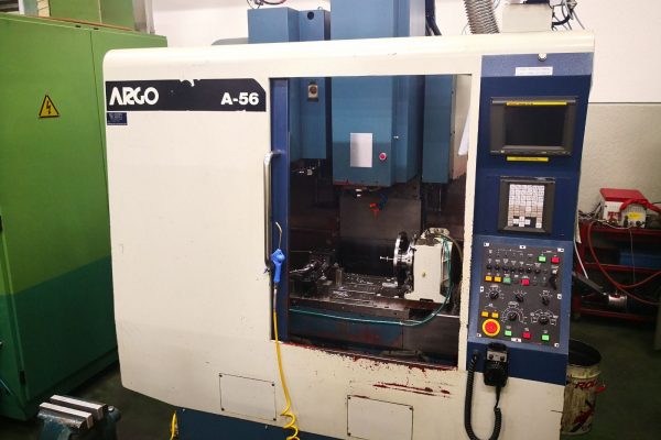 fresa-cnc-reparto-produzione-tiemme-meccanica24