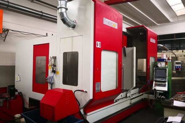 fresa-cnc-reparto-produzione-tiemme-meccanica26