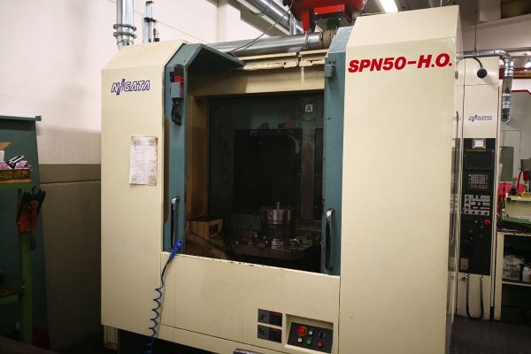 fresa-cnc-reparto-produzione-tiemme-meccanica27