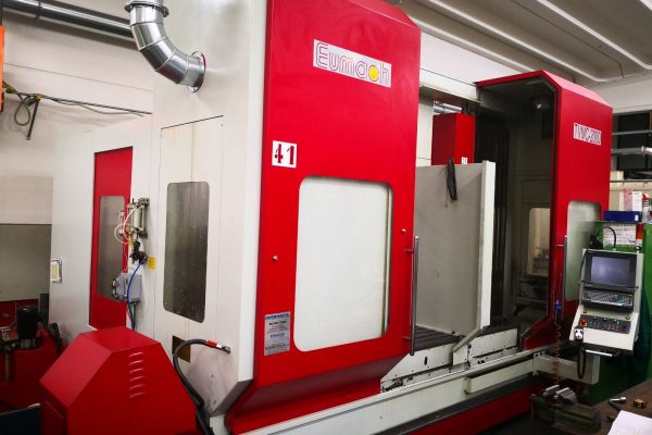 fresa-cnc-reparto-produzione-tiemme-meccanica29